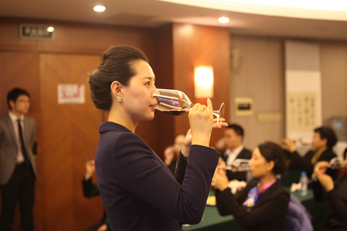 跟王老师学习红酒礼仪——品味人生